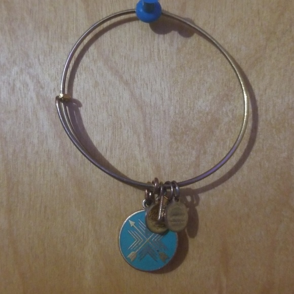 Alex and Ani Arrow Bracelet - Picture 1 of 3